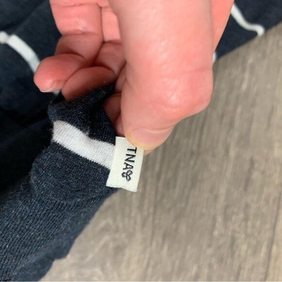 Aritzia TNA Striped Romper Playsuit Navy Blue Sleeveless Racerback Size XS - Picture 11 of 12